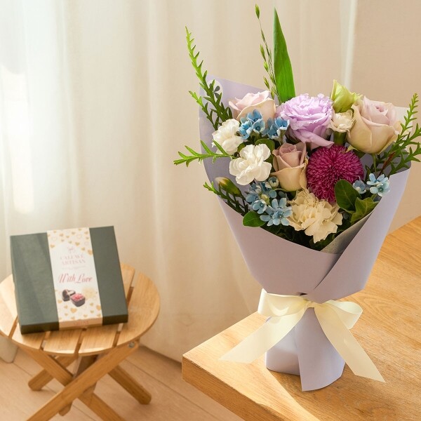 꽃집청년들,계절 꽃다발+칼루위 초콜릿 25구