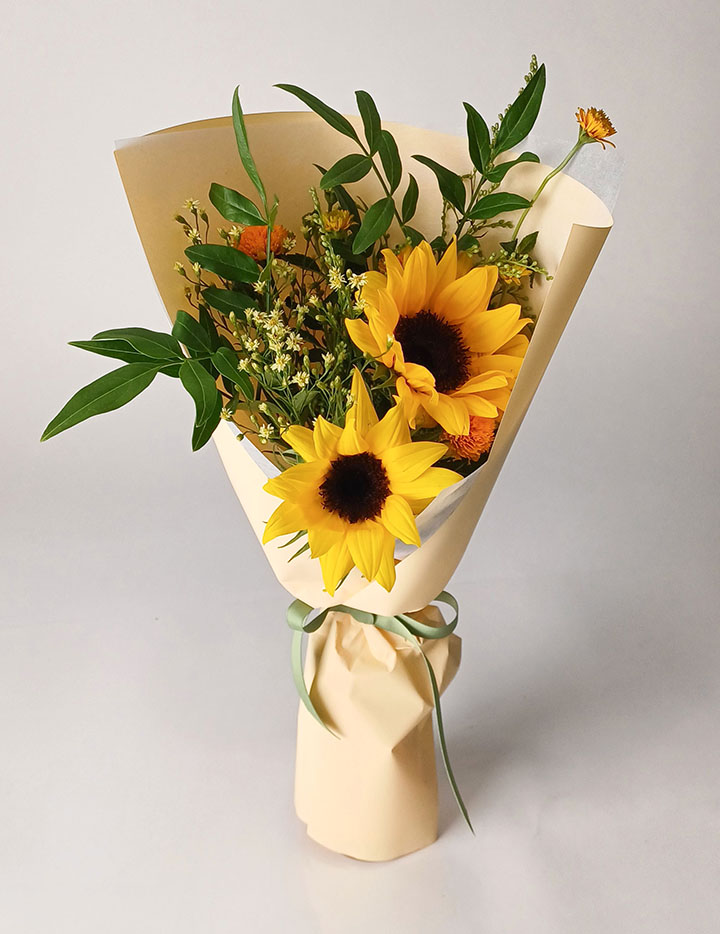해바라기 꽃다발 포장 완성하기